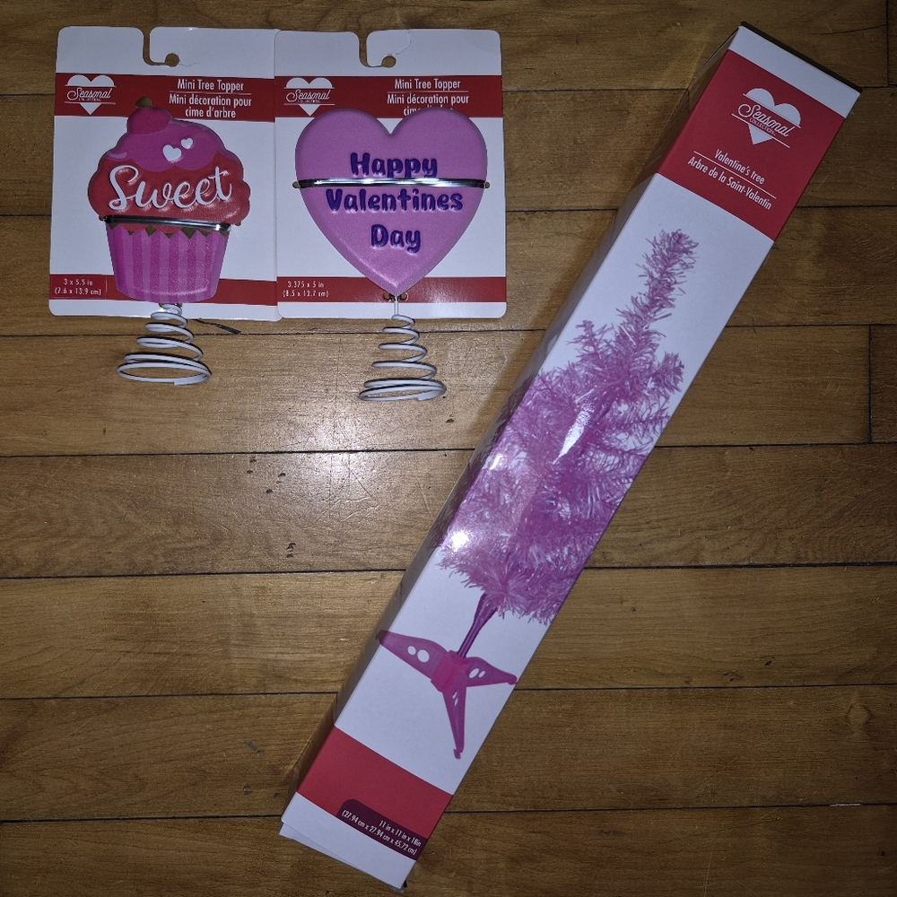 Valentines Mini Pink Tree With 2 Mini Tree Toppers